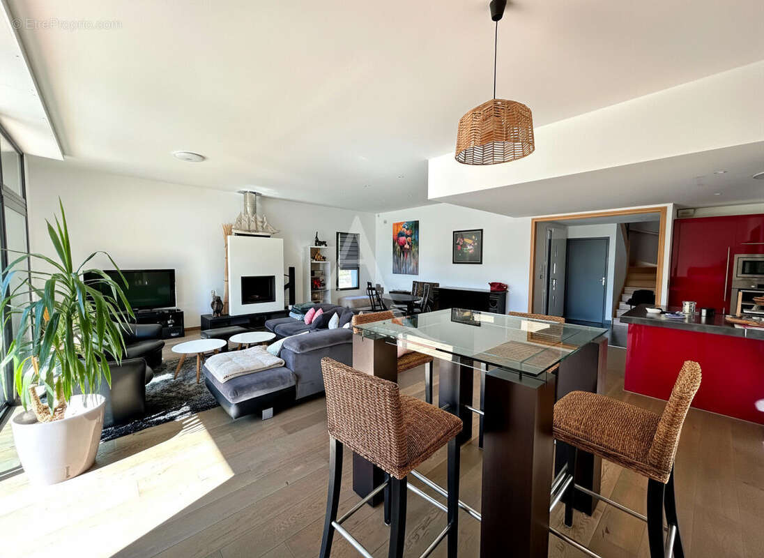 Contemporaine de 215m²  avec piscine et triple garage Orvault Petit-Chantilly - photo 3