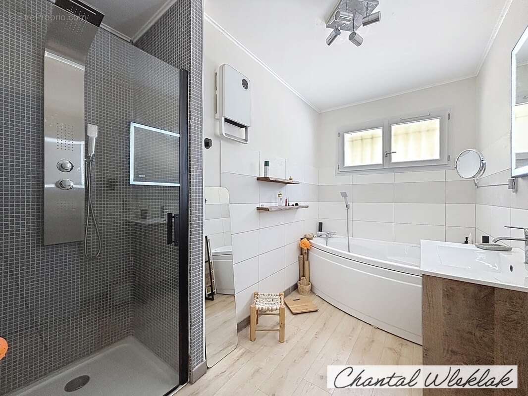 Maison à vendre à Chassiers (07) - Superficie hab 165 m2 -  Terrain 2170 m2 - photo 9
