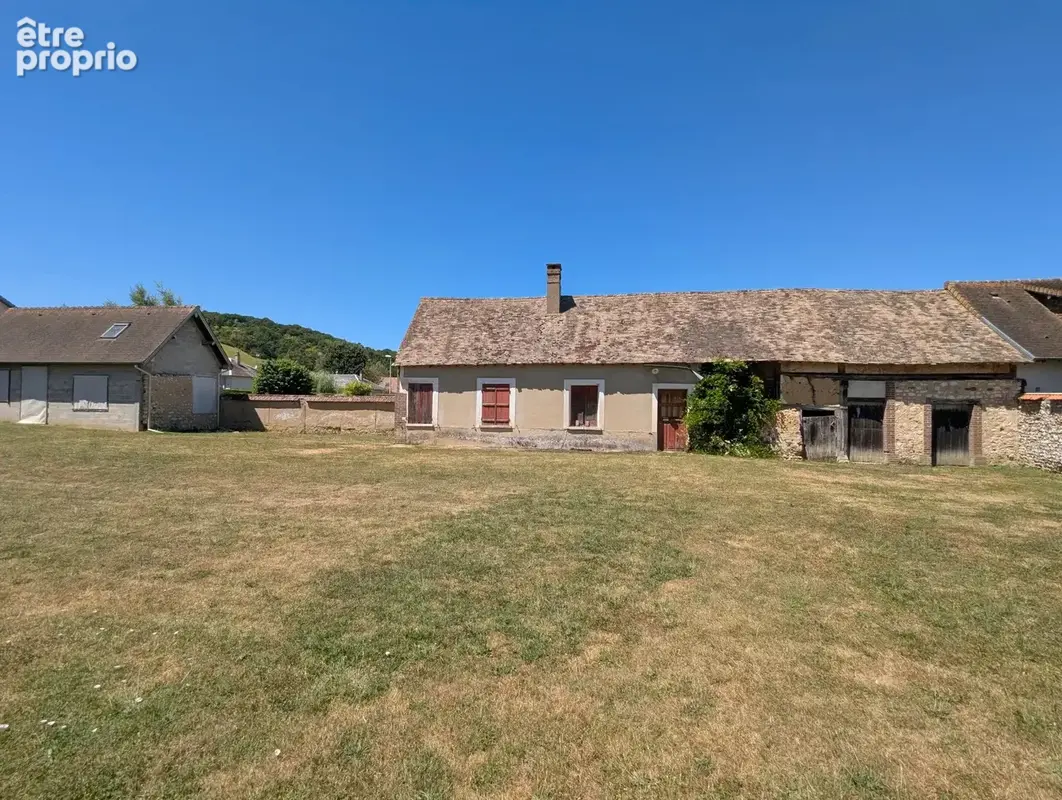Maison à rénover avec dépendances. - photo 5