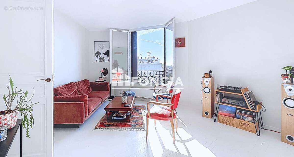 Romainville – appartement familial 5 pièces – double séjour – 3 chambres - charme de l'ancien – métro ligne 11 à 3 minutes – exc - photo 2