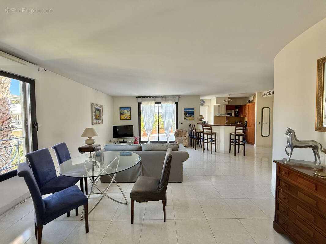 Appartement à HYERES