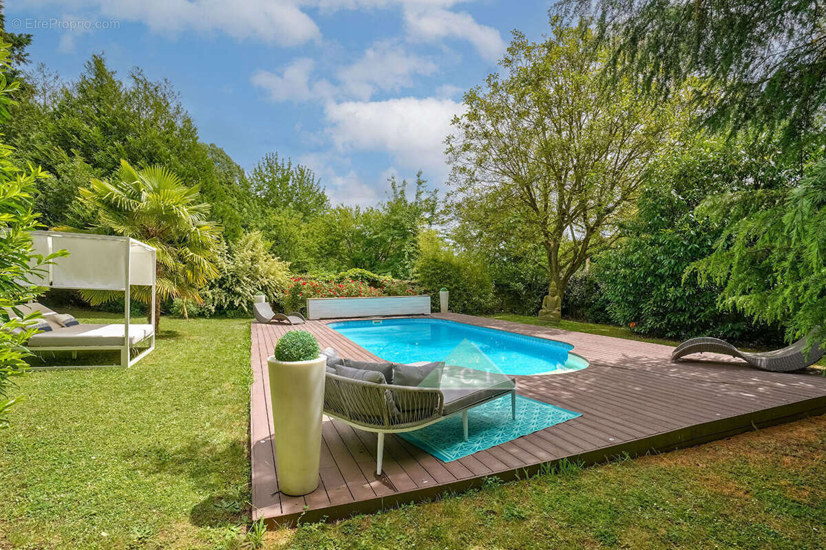 Maison à JUMEAUVILLE