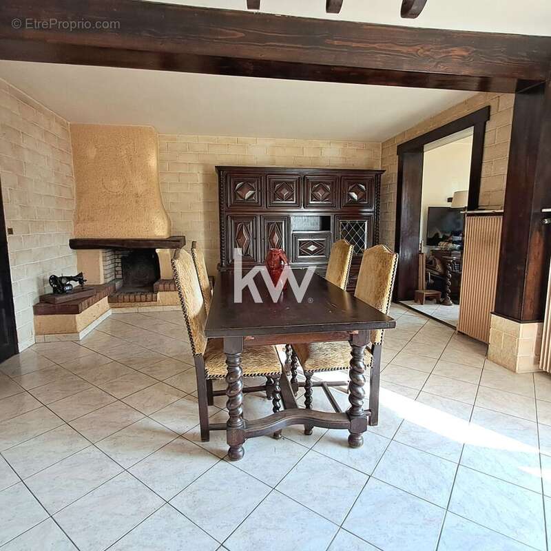 Maison à COMBS-LA-VILLE