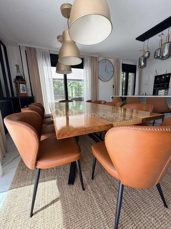 Sublime maison sur 3 niveaux, 4 chambres, une piscine et de très beaux matériaux - photo 19