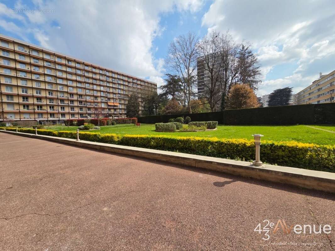 Appartement à SAINT-ETIENNE