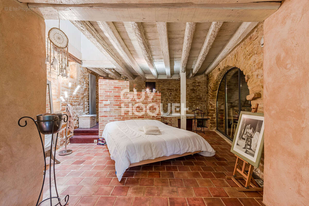 Appartement à POUILLY-LE-MONIAL