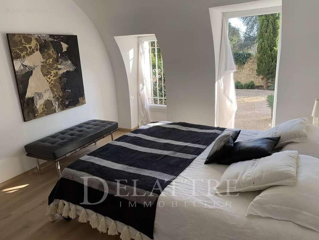 Appartement à ROQUEFORT-LES-PINS