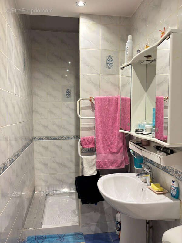 Appartement à BAGE-LE-CHATEL