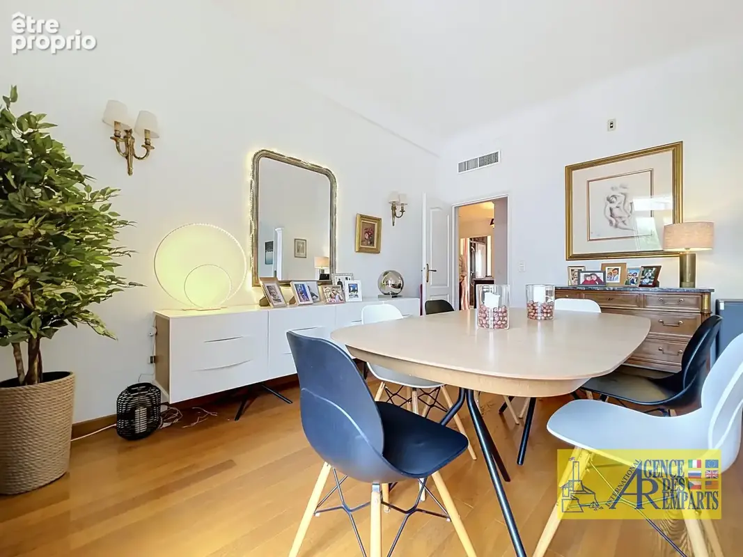 Élégant appartement bourgeois de 76 m2 au cœur d’Antibes - photo 6