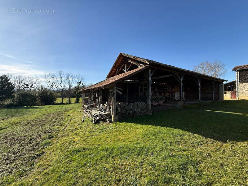 Dpt Hautes Pyrénées (65), à vendre SADOURNIN corps de ferme avec maison T6 de 125m² + grandes dépendances attenantes sur 8280 m² - photo 21