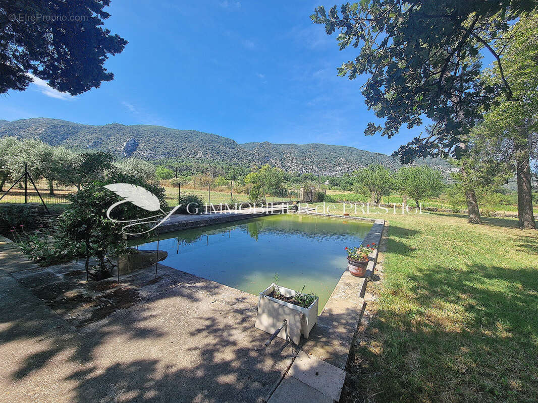 Appartement à OPPEDE