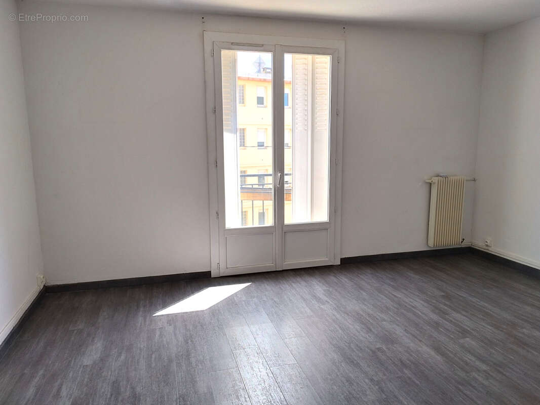 Exclusivite nimes quartier croix de fer type 3 60m2 cave et garage - photo 2