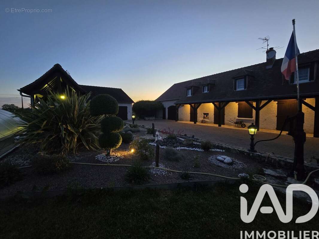 Photo 2 - Maison à BUZANCAIS