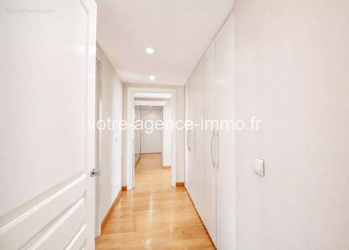 Nice Lanterne - PENTHOUSE VUE MER 360° - 190 m² + 346 m² de terrasses - Dernier étage - 2 garages - photo 16