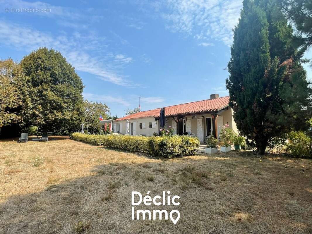 Maison 4 chambres avec grand terrain - clos - à Saint-Cyr-en-Talmondais  À environ 15 minutes de la côte vendéenne - photo 2