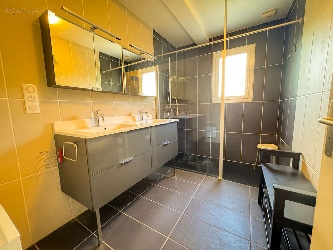 Maison à SAINT-JULIEN-EN-BORN