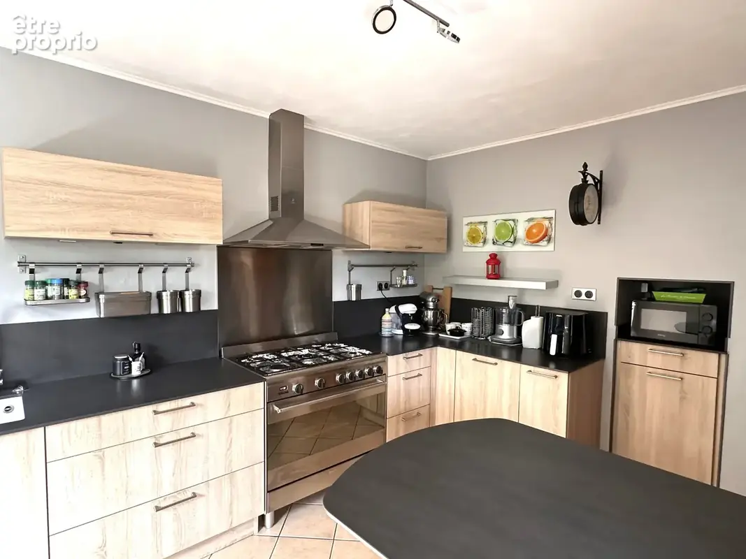 Belle maison familiale de 6 pieces de 148 m2 + annexes sur un terrain de 921 m2 - photo 7
