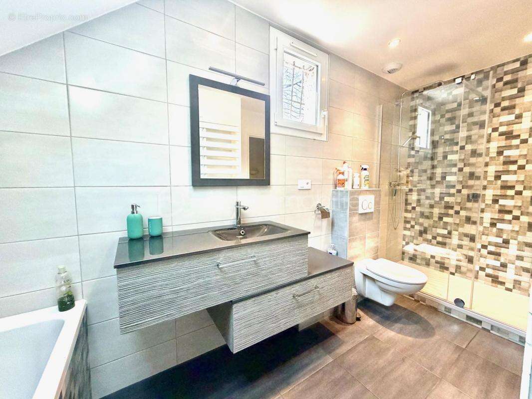 Maison à BURES-SUR-YVETTE