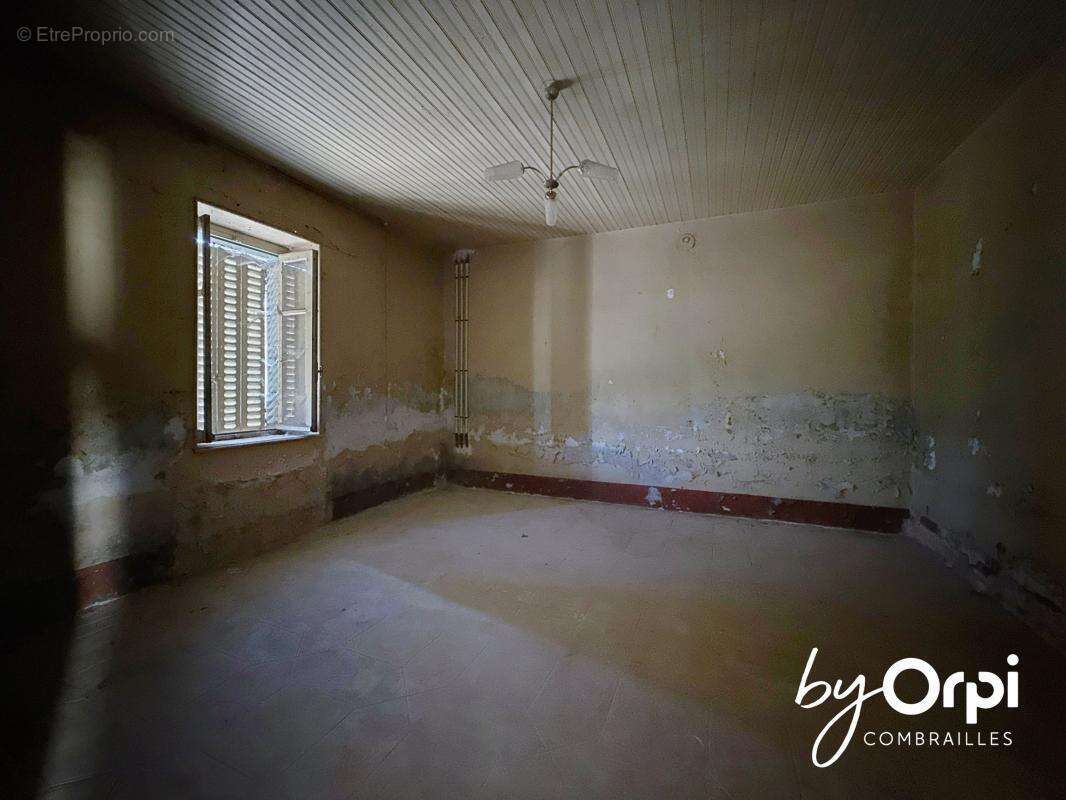 Maison à ARS-LES-FAVETS