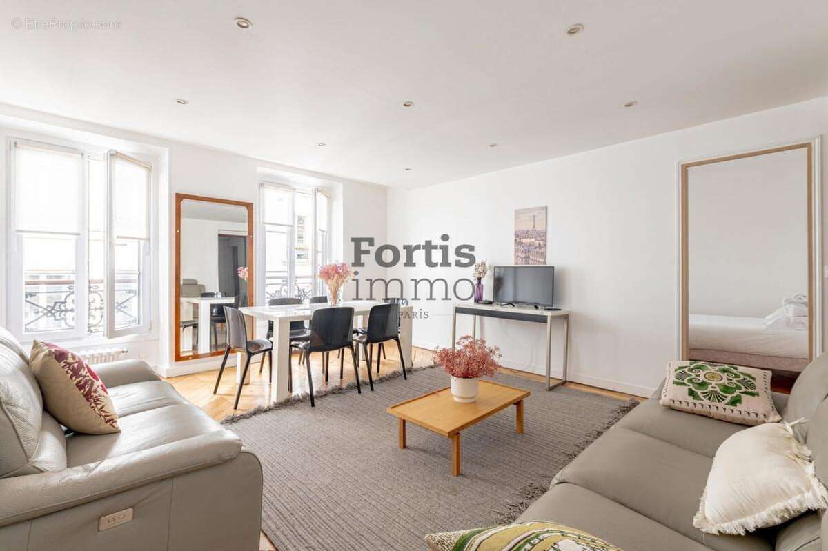 Appartement à PARIS-10E