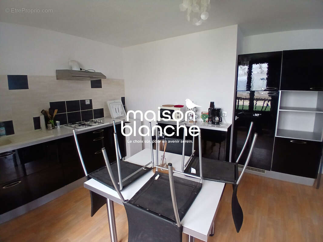 Maison à SECONDIGNY