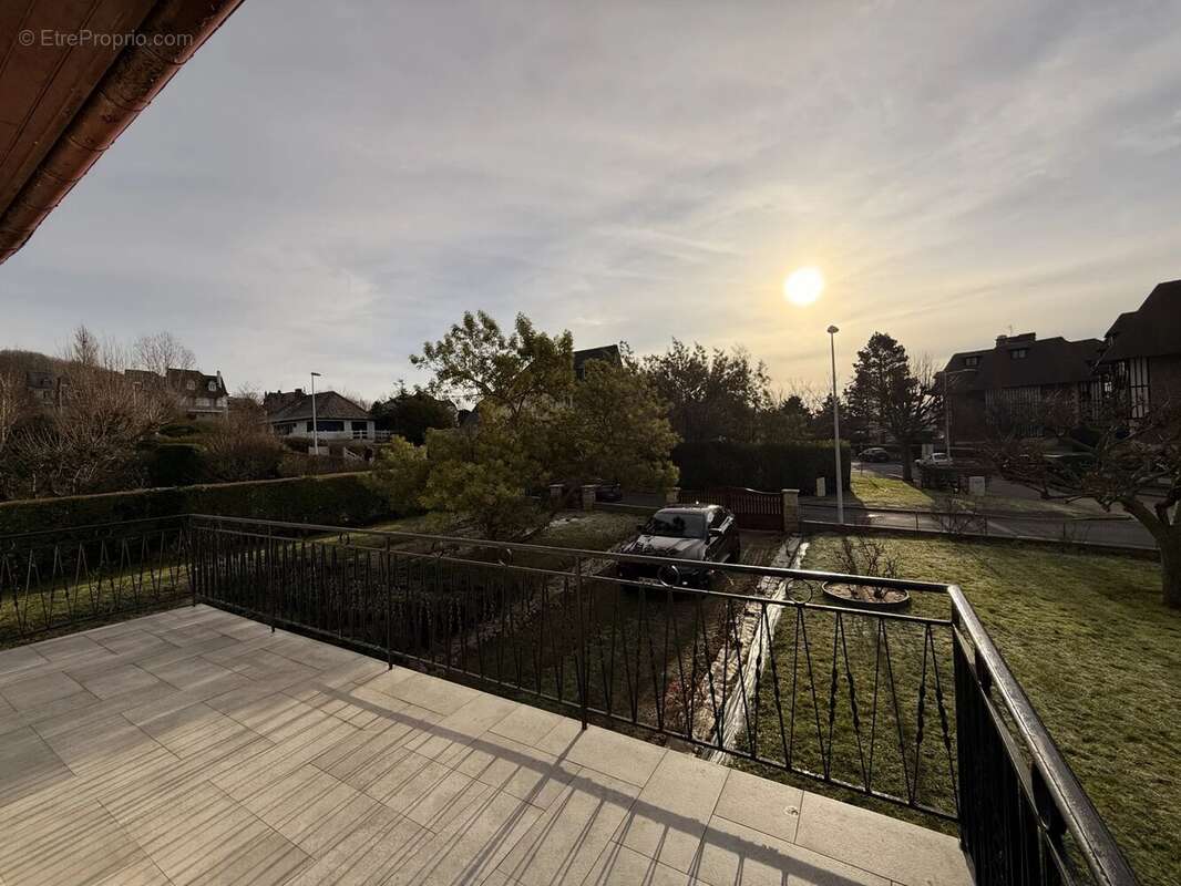 Maison 137 m² à Blonville-Sur-Mer  - photo 3