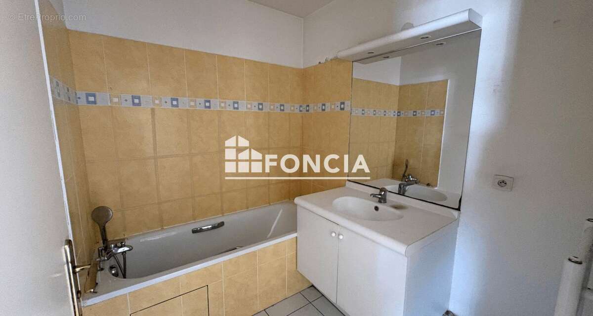 Appartement à FRESNES