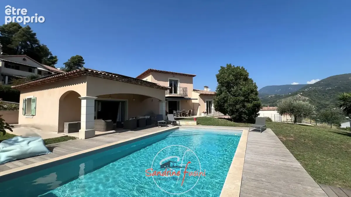Photo Maison à Carros au prix de 990 000€