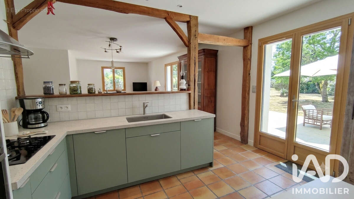 Maison 98 m² à Talmont-Saint-Hilaire  - photo 3