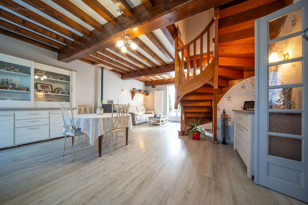 Maison à FONTAINES