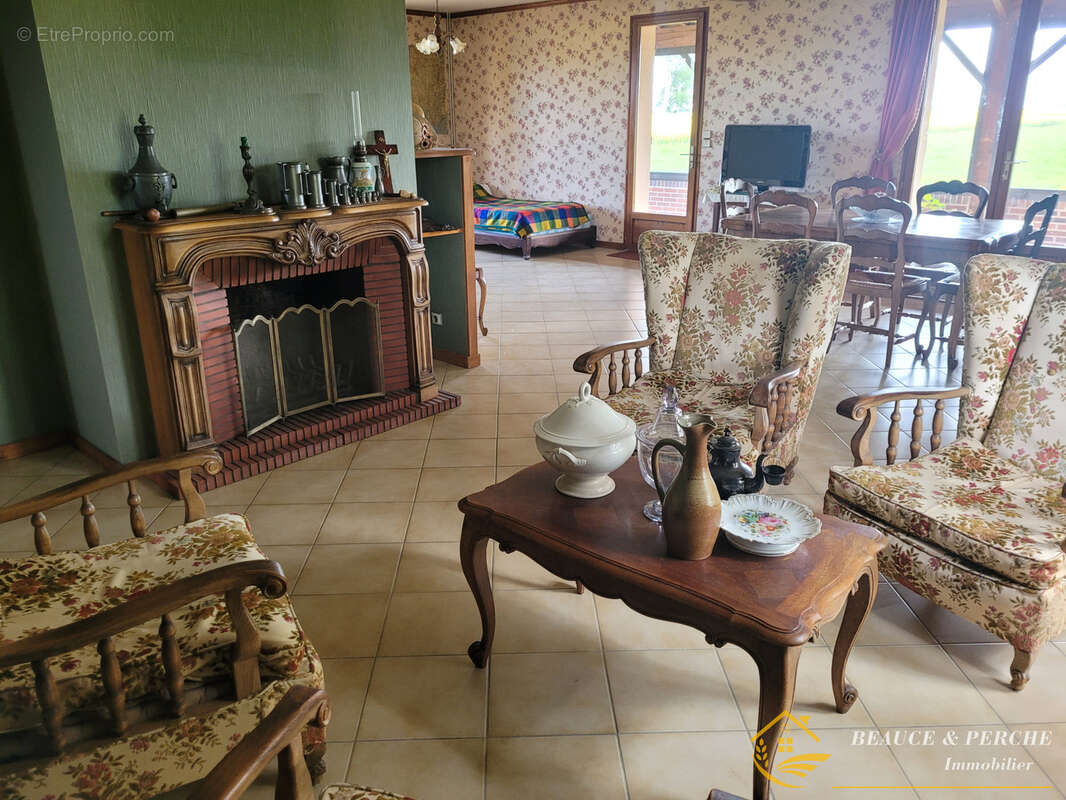 Maison à FONTENAY-SUR-EURE