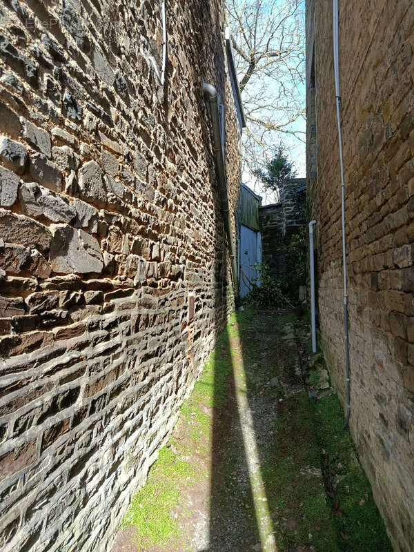 Maison à CONDE-SUR-NOIREAU