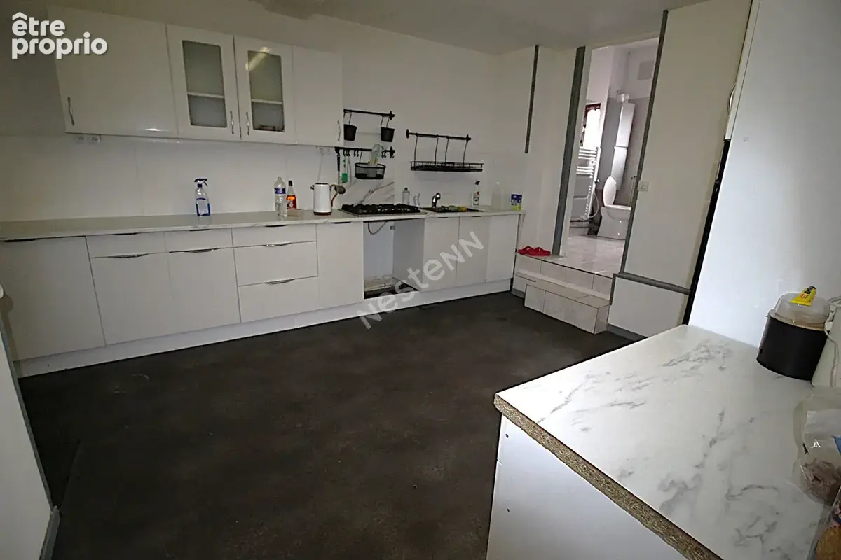 MONTCORNET : Local commercial (supérette) + Appartement - photo 6