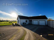 Maison à GIFFAUMONT-CHAMPAUBERT