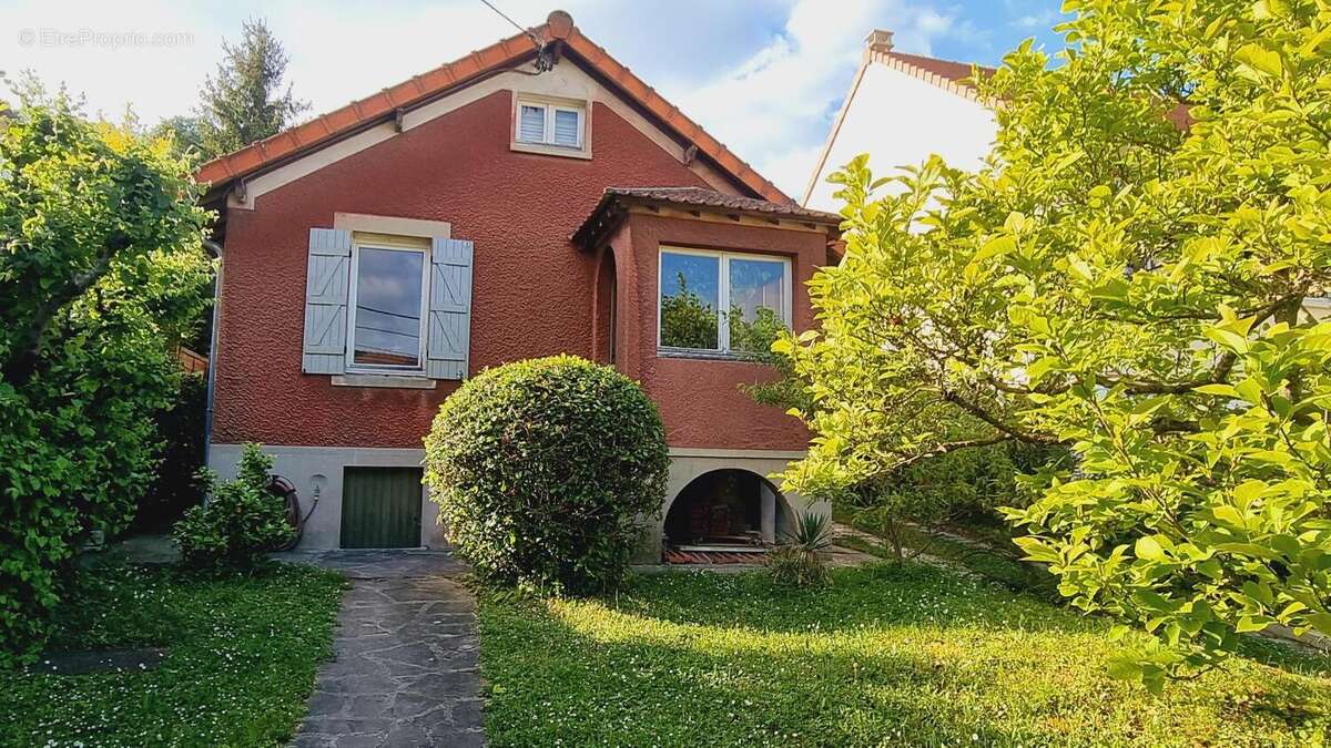 Photo 8 - Maison à BURES-SUR-YVETTE