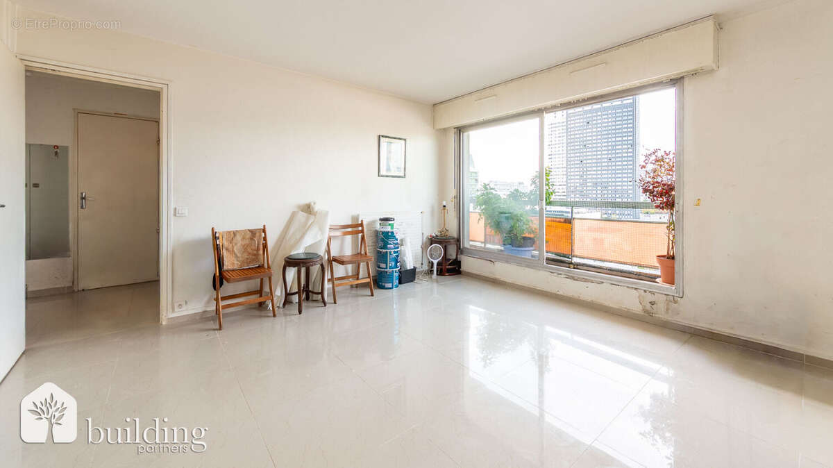 Appartement à COURBEVOIE