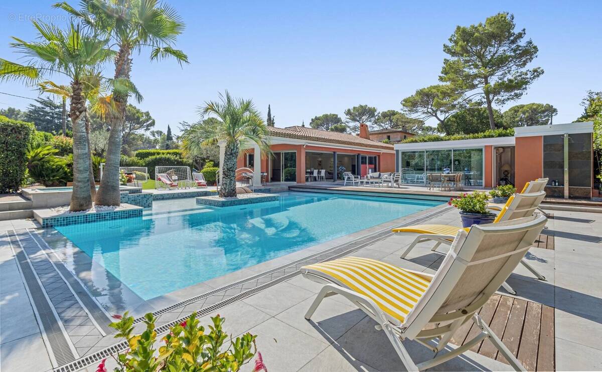Maison à MOUGINS