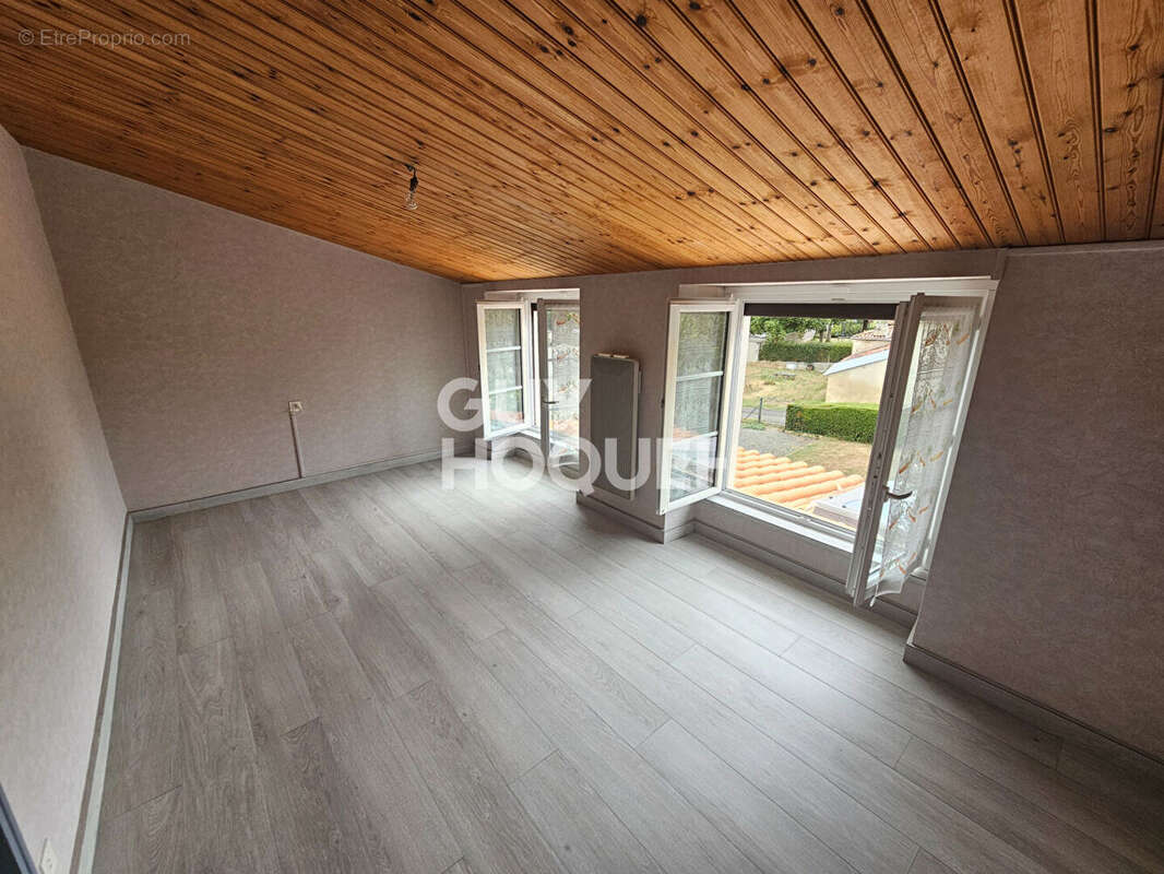 Maison à SAINT-MICHEL-LE-CLOUCQ