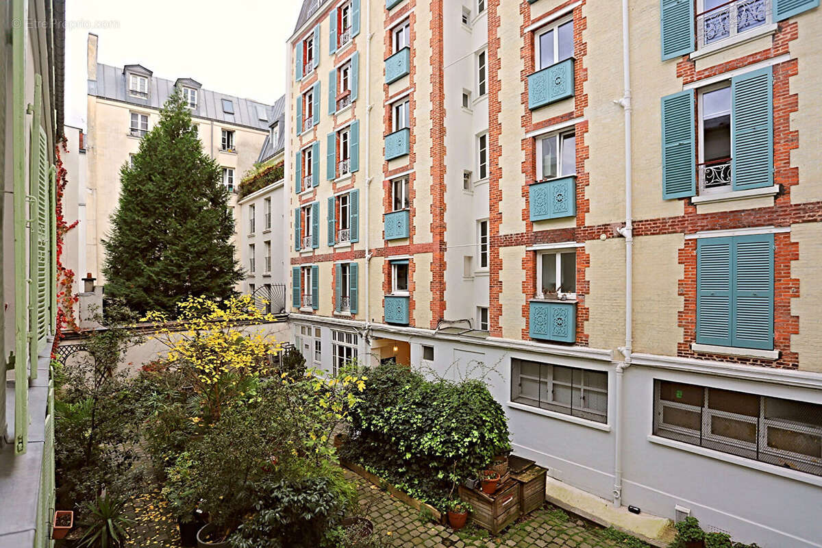 Appartement à PARIS-18E