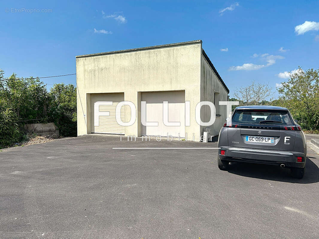 A VENDRE Maison Montviron 9 pièce(s) 142 m2 - photo 2