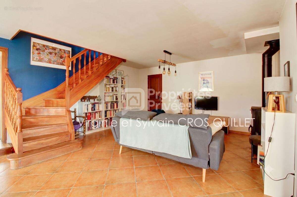 Maison de caractère secteur Lavaur 255 m2 + annexes sur grande parcelle - photo 9