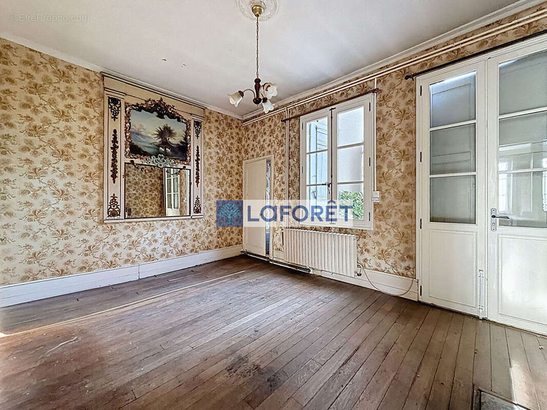 Maison à ECLARON-BRAUCOURT-SAINTE-LIVIERE