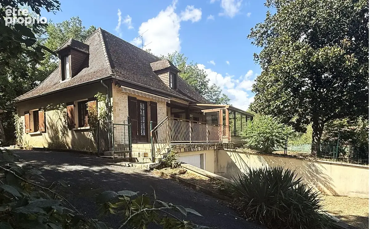 Maison à CARSAC-AILLAC