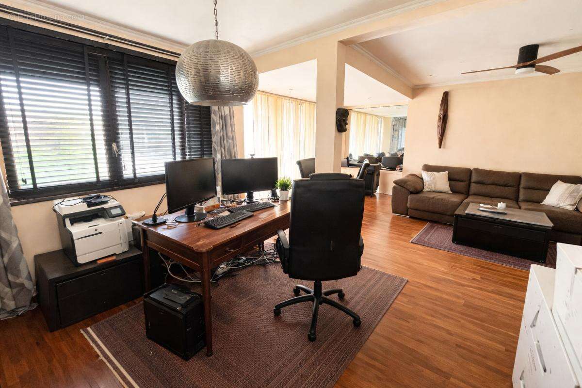 Appartement à FONTENAY-LE-FLEURY