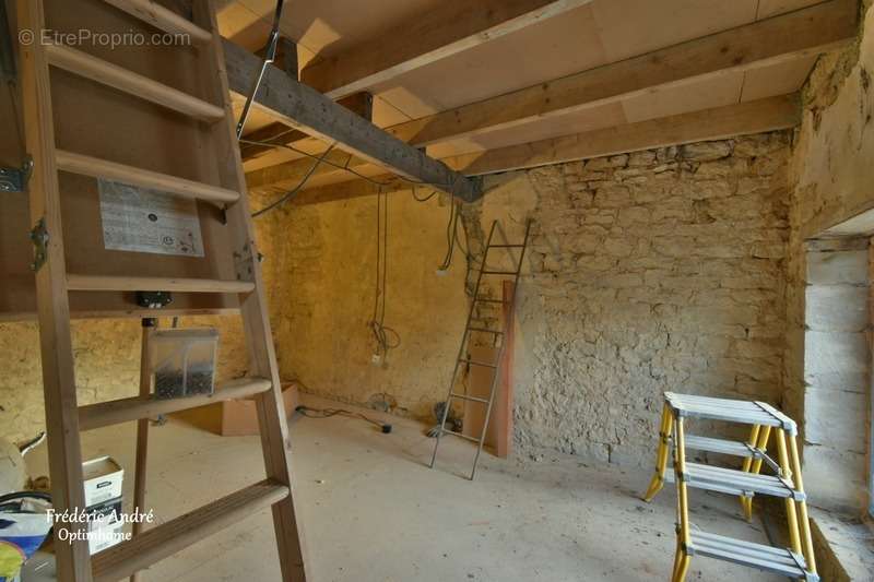 Maison à POURU-AUX-BOIS