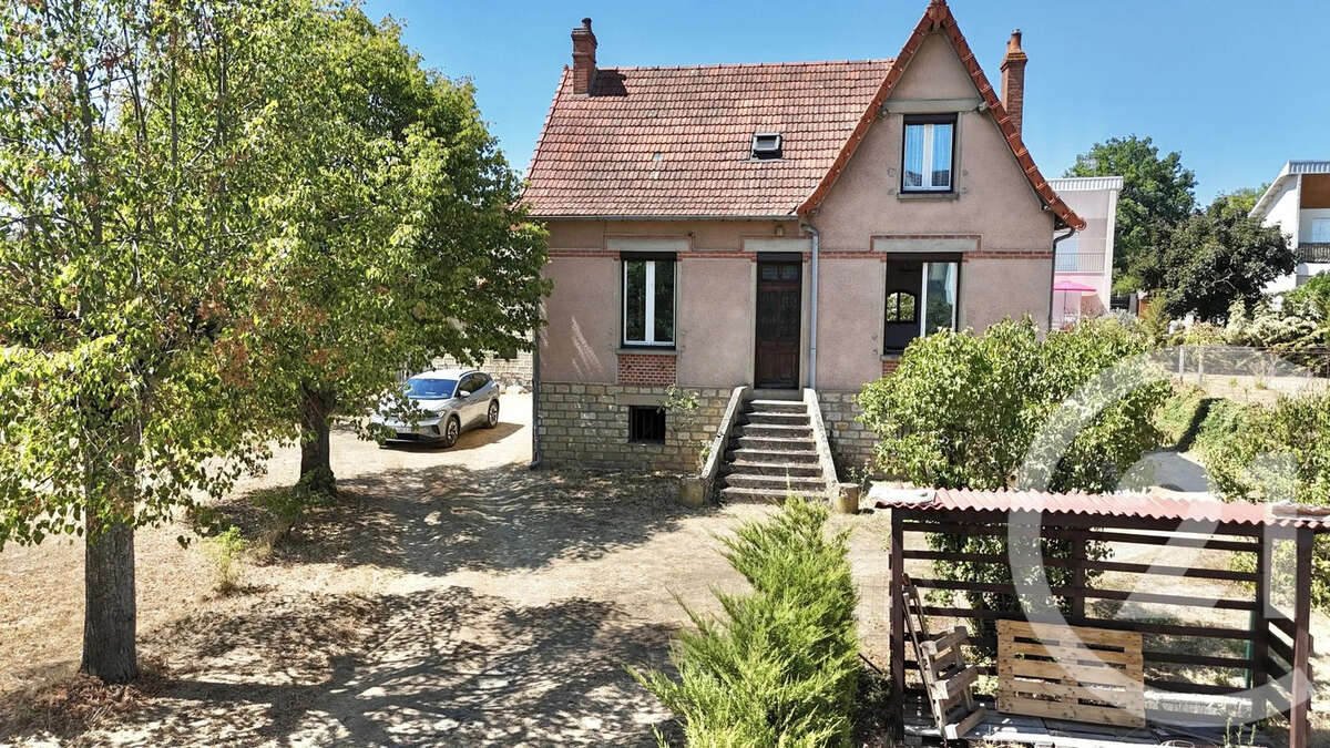 Maison à YZEURE