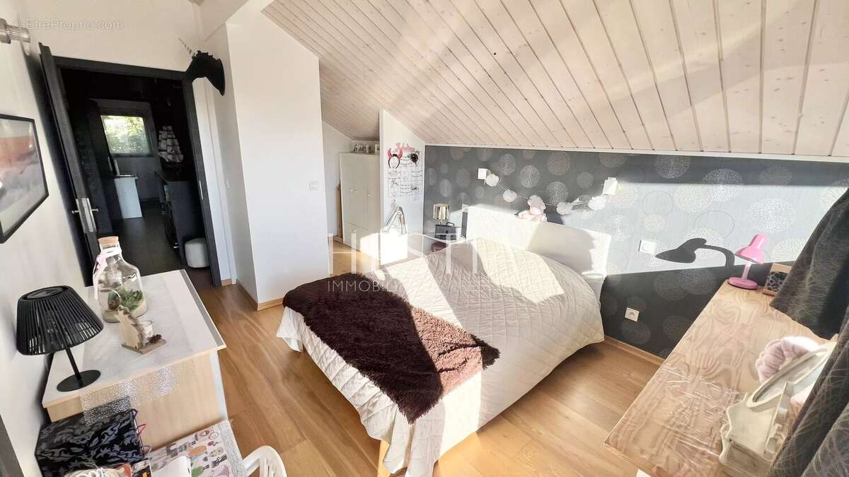 Maison à POISY