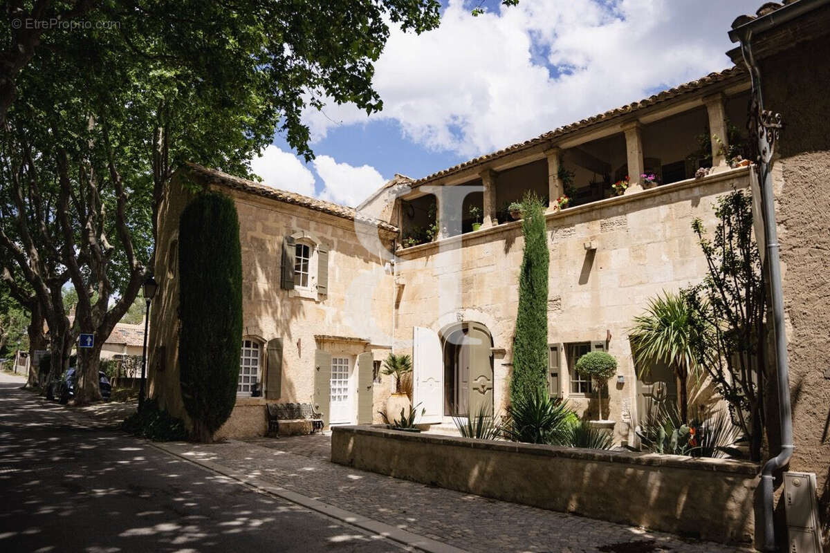 Maison 500 m² à Maussane-Les-Alpilles  - photo 2