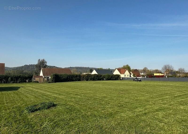 Terrain à CORNEVILLE-SUR-RISLE