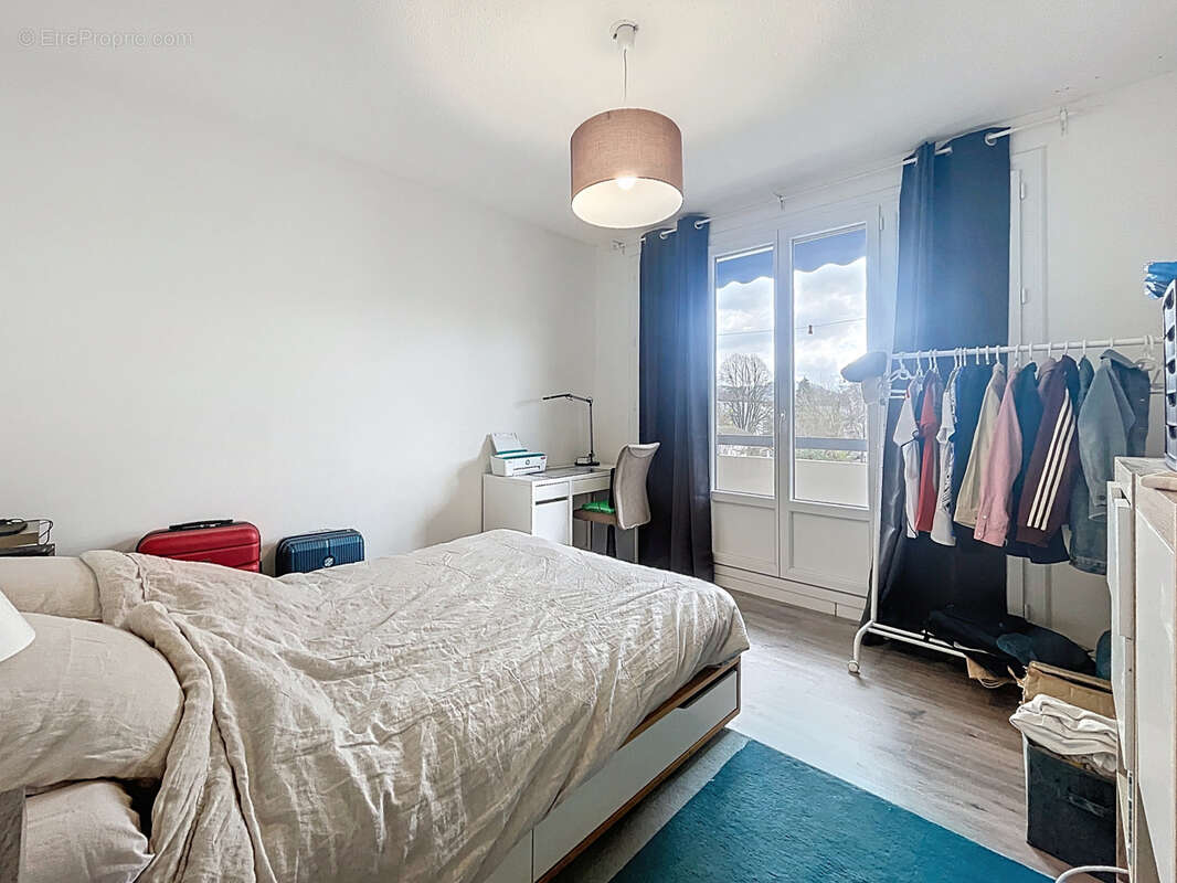 Appartement à SAINT-MARTIN-D'HERES